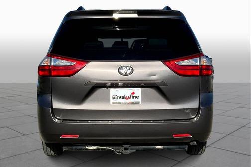 2015 Toyota Sienna LE