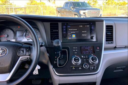 2015 Toyota Sienna LE