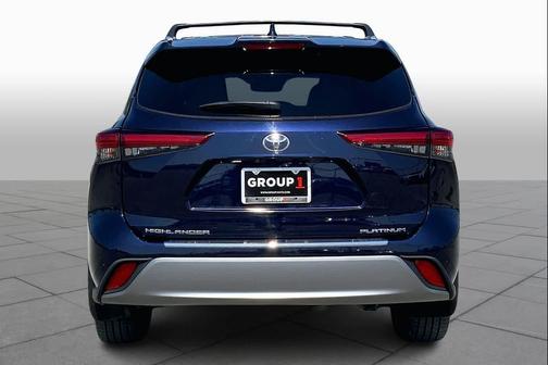 2022 Toyota Highlander Platinum