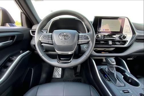 2025 Toyota Highlander XSE