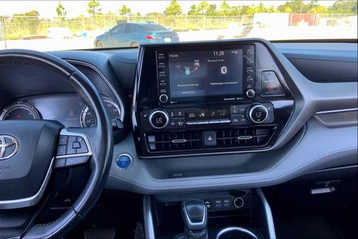 2022 Toyota Highlander Hybrid XLE