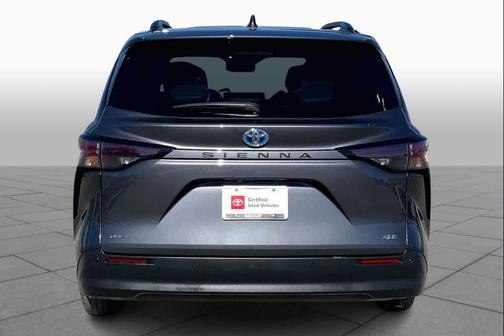 2025 Toyota Sienna XLE