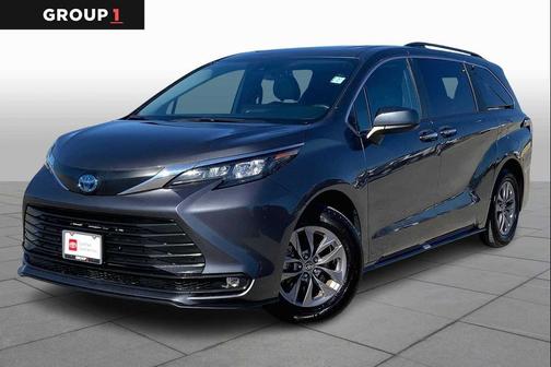 2025 Toyota Sienna XLE