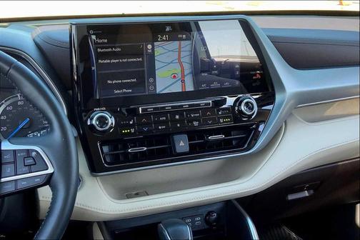 2022 Toyota Highlander Hybrid Platinum