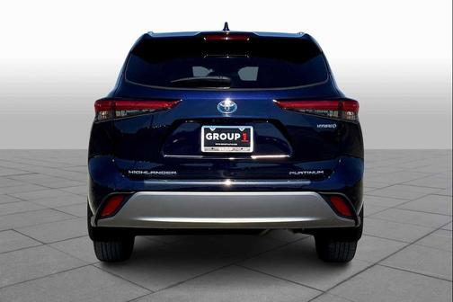 2022 Toyota Highlander Hybrid Platinum