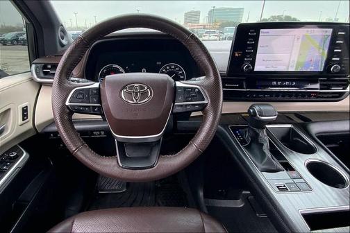 2023 Toyota Sienna Platinum