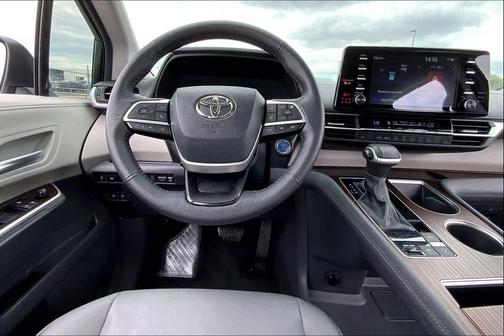 Wind Chill Pearl 2024 Toyota Sienna XLE