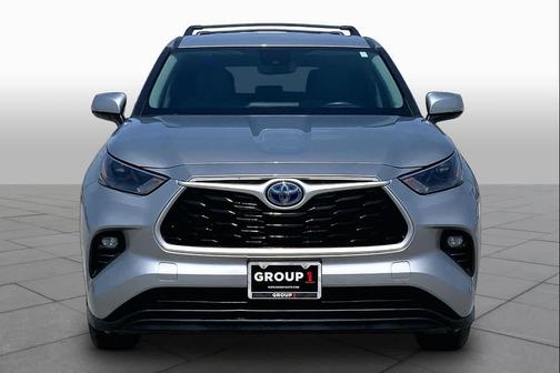 Celestial Silver Metallic 2023 Toyota Highlander Hybrid LE