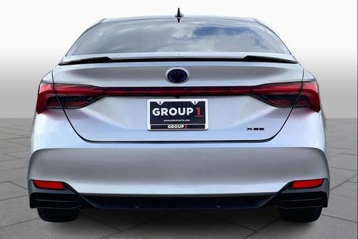 2022 Toyota Avalon Hybrid XSE