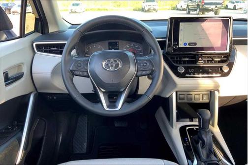2025 Toyota Corolla Cross LE