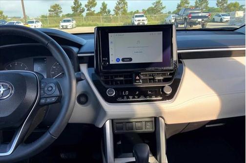 2025 Toyota Corolla Cross LE