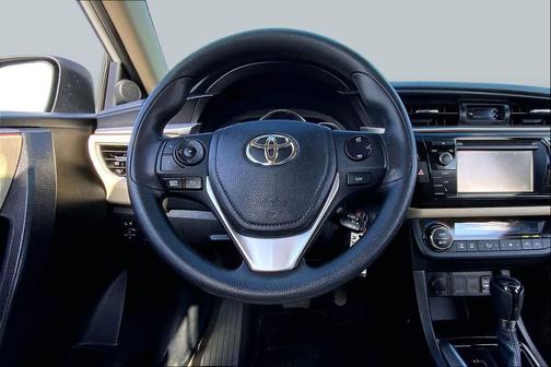 Super White 2015 Toyota Corolla LE
