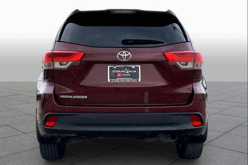 2017 Toyota Highlander LE I4