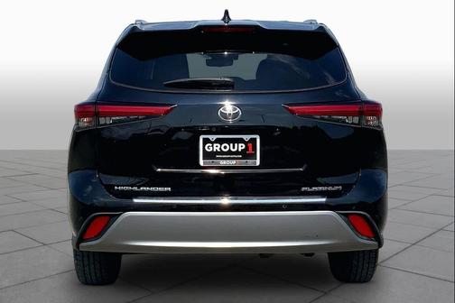 Midnight Black Metallic 2021 Toyota Highlander Platinum