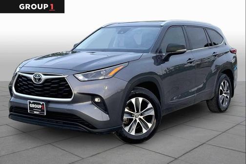 Magnetic Gray Metallic 2023 Toyota Highlander XLE