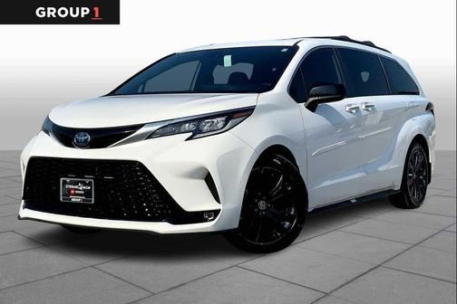 2022 Toyota Sienna XSE 7 Passenger