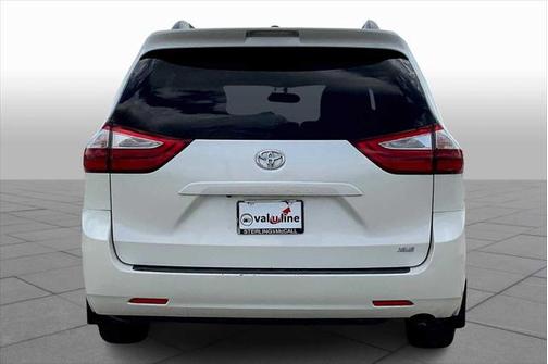 2015 Toyota Sienna XLE