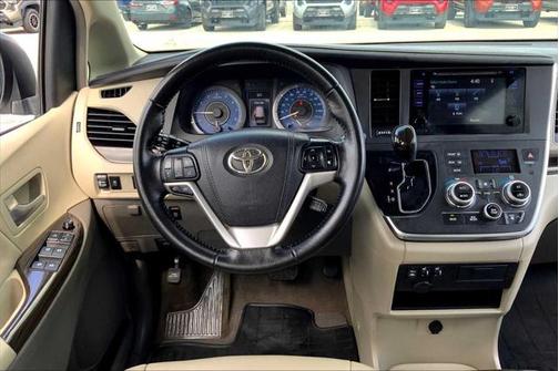 2015 Toyota Sienna XLE