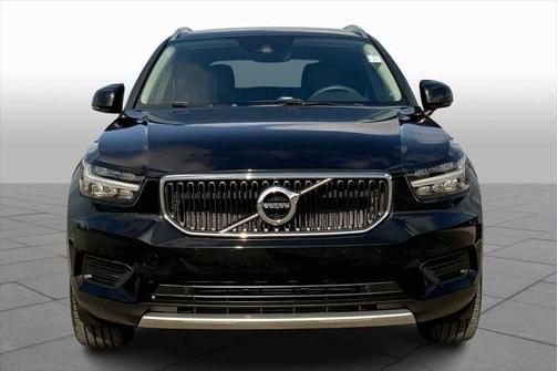 2022 Volvo XC40 T4 Momentum