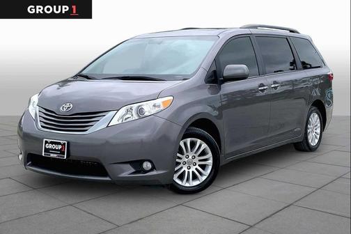 Predawn Gray Mica 2017 Toyota Sienna XLE