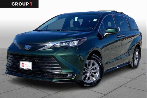 2025 Toyota Sienna XLE