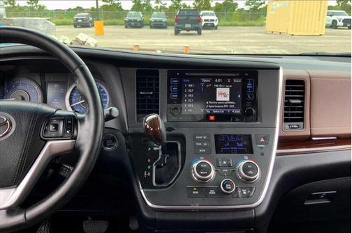 2017 Toyota Sienna Limited