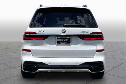 Alpine White 2023 BMW X7 xDrive40i