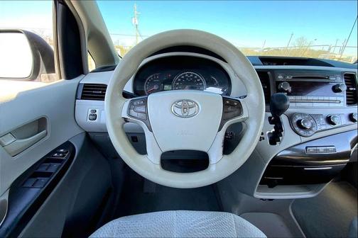 2011 Toyota Sienna LE