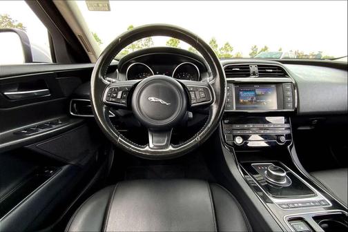 2018 Jaguar XE 25t
