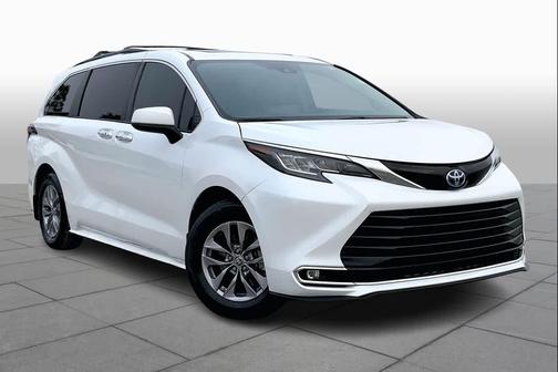 2022 Toyota Sienna XLE