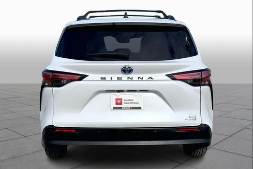 2022 Toyota Sienna XLE