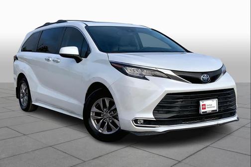 2022 Toyota Sienna XLE