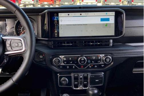 2024 Jeep Wrangler 4-Door Sahara 4x4