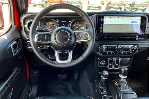 2024 Jeep Wrangler 4-Door Sahara 4x4