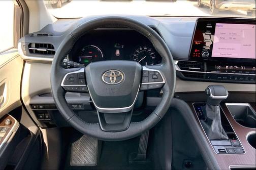2022 Toyota Sienna XLE