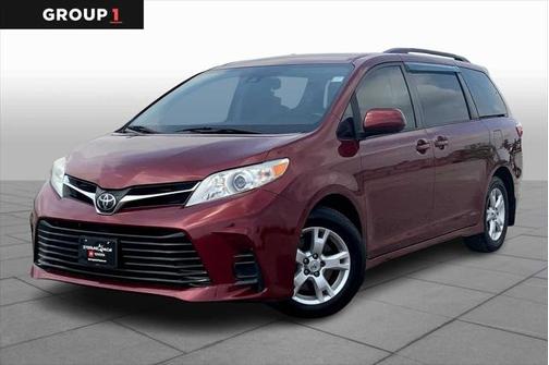 2018 Toyota Sienna LE