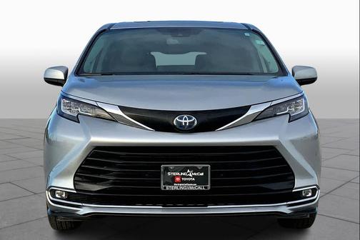2021 Toyota Sienna XLE 8 Passenger