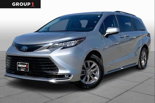 2021 Toyota Sienna XLE 8 Passenger