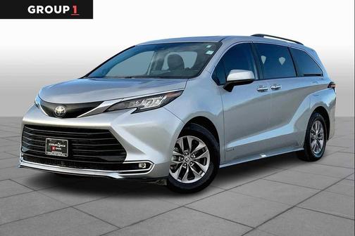 2021 Toyota Sienna XLE 8 Passenger