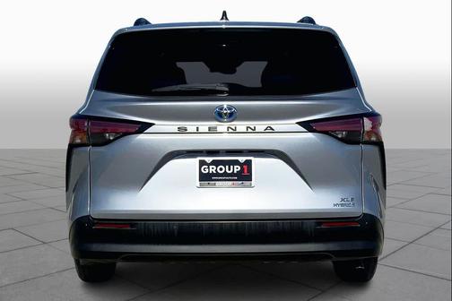 2021 Toyota Sienna XLE 8 Passenger