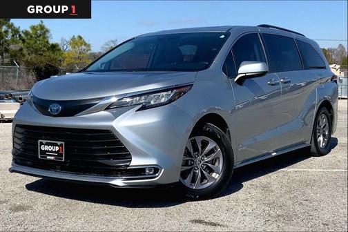 2021 Toyota Sienna XLE 8 Passenger