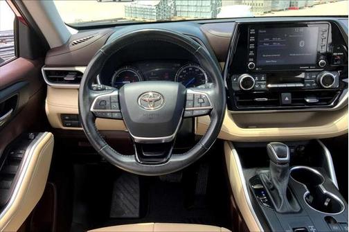 2021 Toyota Highlander Hybrid XLE