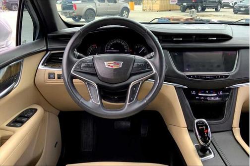 2017 Cadillac XT5 Base