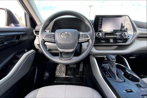 2022 Toyota Highlander L