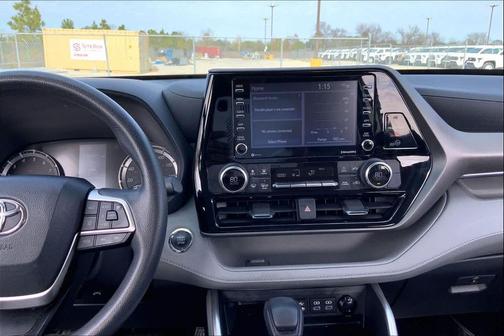 2022 Toyota Highlander L