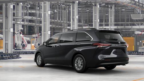 2025 Toyota Sienna XLE 8 Passenger