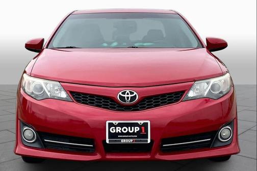 Barcelona Red Metallic 2014 Toyota Camry SE