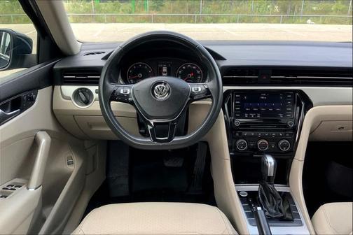 2022 Volkswagen Passat 2.0T SE