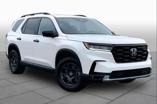 Platinum White Pearl 2025 Honda Pilot TrailSport