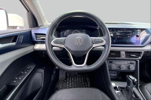 Pure White 2022 Volkswagen Taos 1.5T SE